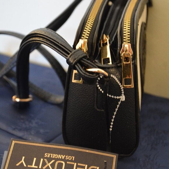 Deluxity Los Angeles Crossbody Vegan 3D Front Emblem Purse NWT - Picture 3 of 8